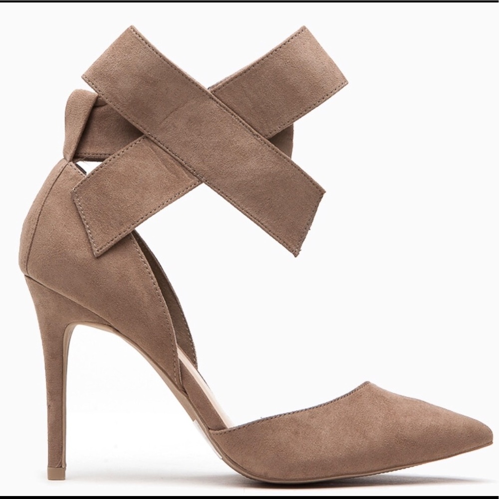 Lulu Beige Bow Heels